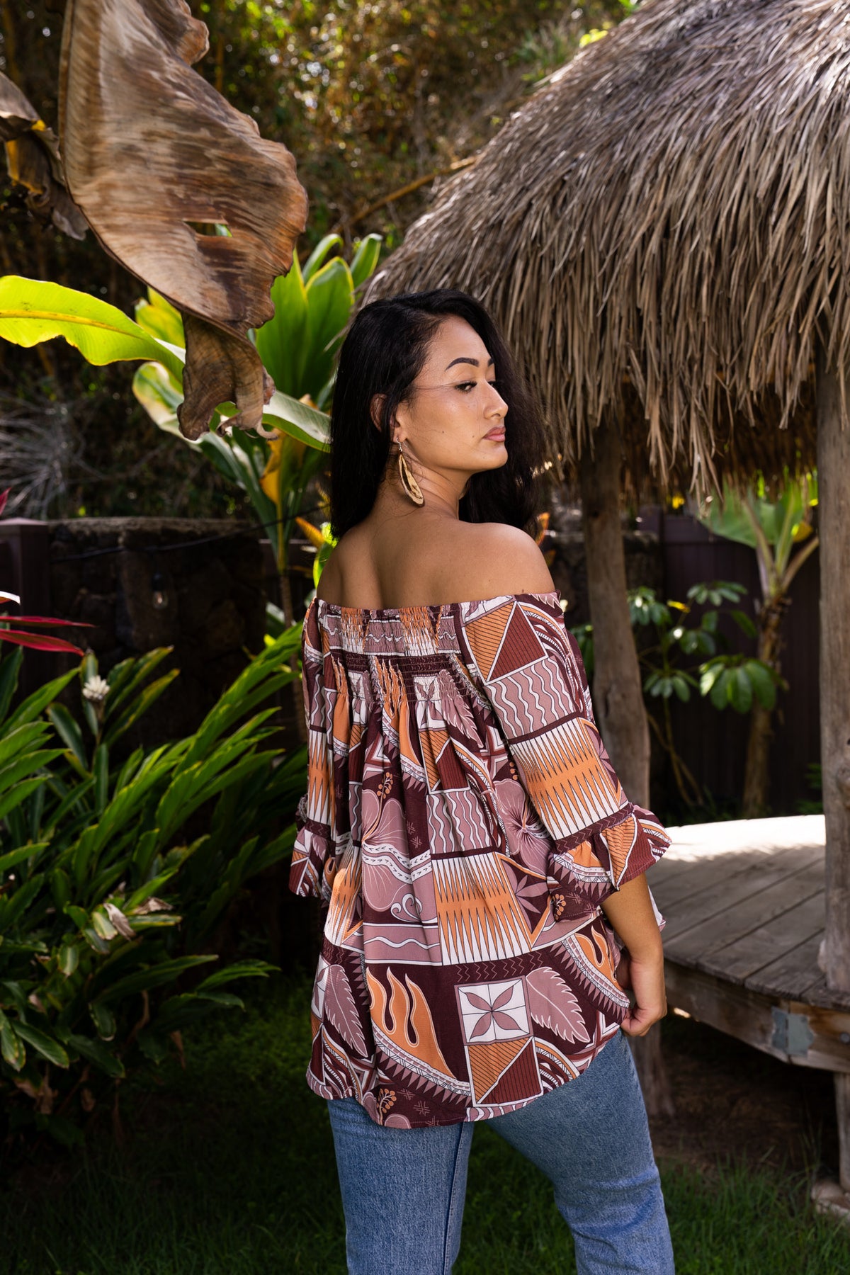 PUA' ĀINA  PETA TOP
