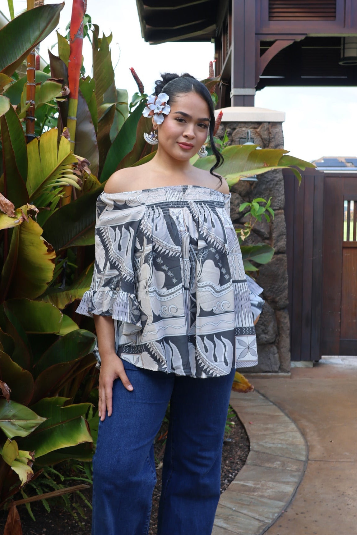 PUA AINA PETA TOP