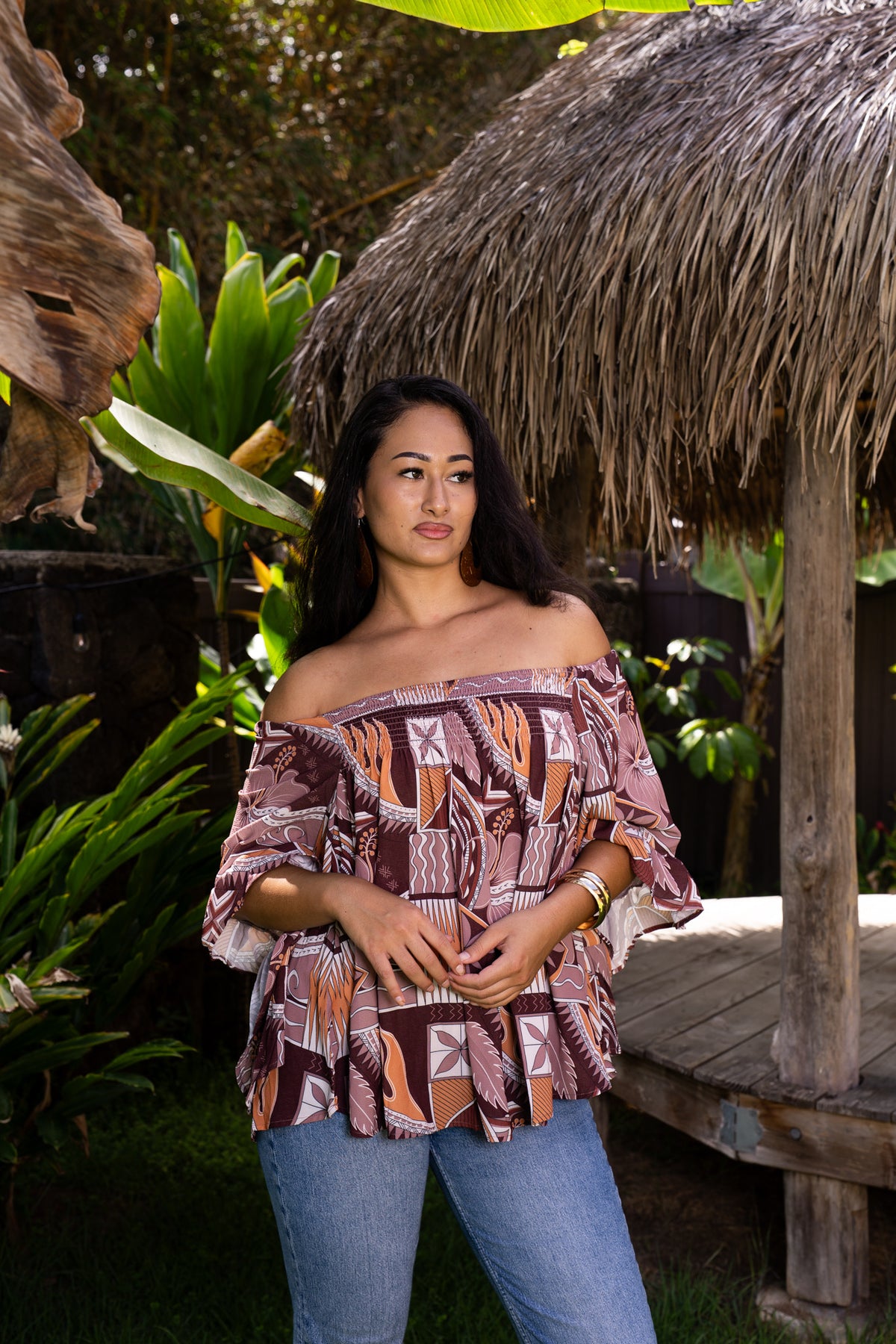PUA' ĀINA  PETA TOP