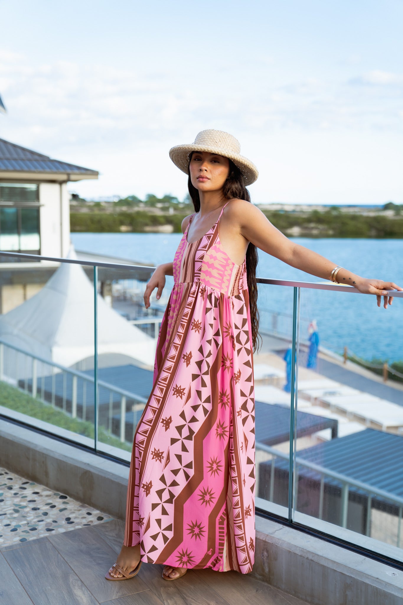 B.FIJI STEFFANY MAXI