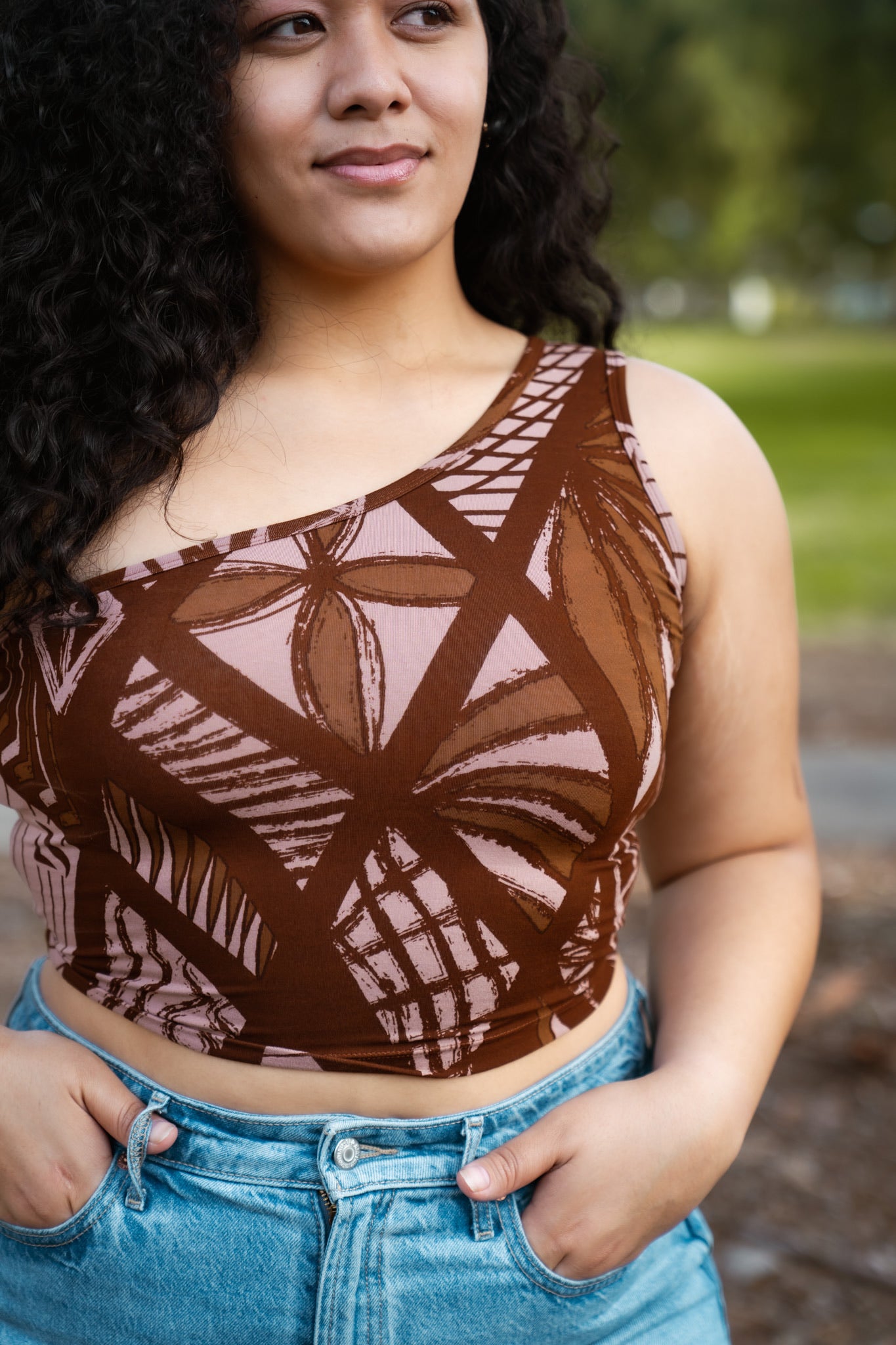 TAPA2.0 ONE SHOULDER CROP TOP