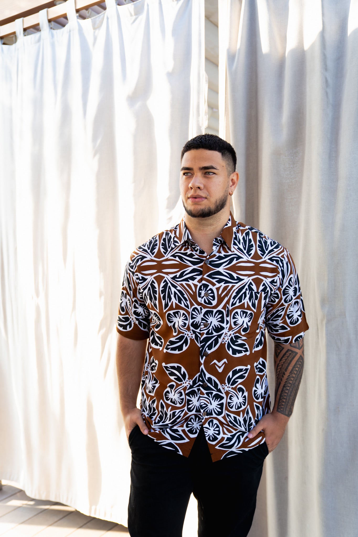 RETRO HIBISCUS ALOHA SHIRT