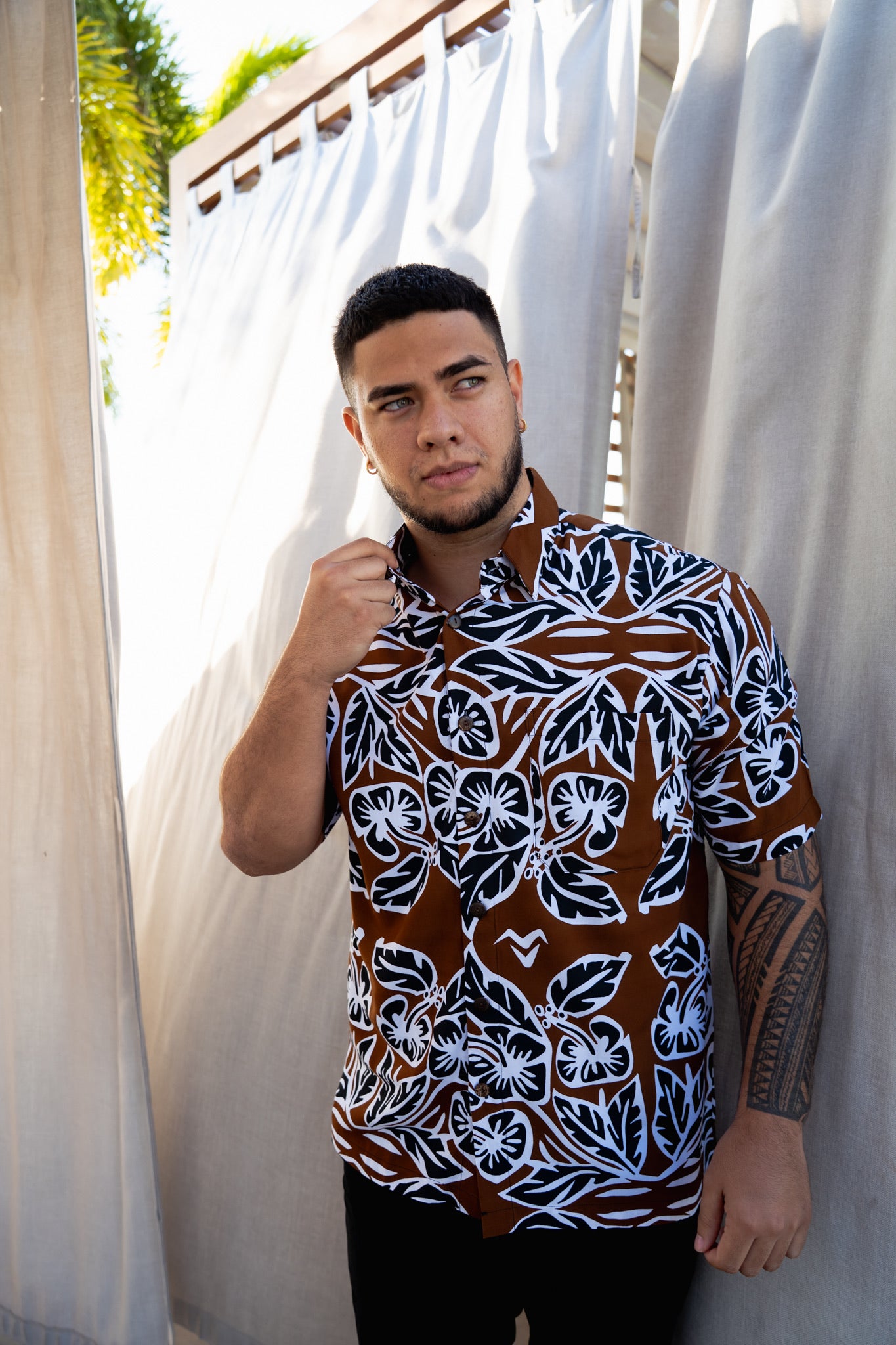 RETRO HIBISCUS ALOHA SHIRT
