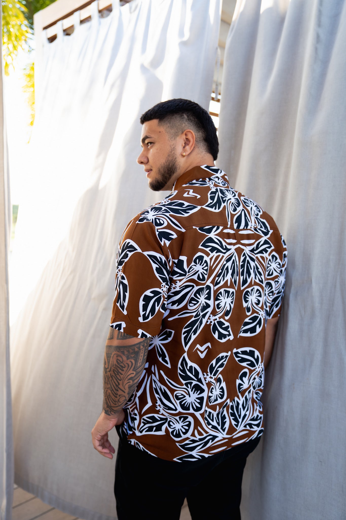 RETRO HIBISCUS ALOHA SHIRT