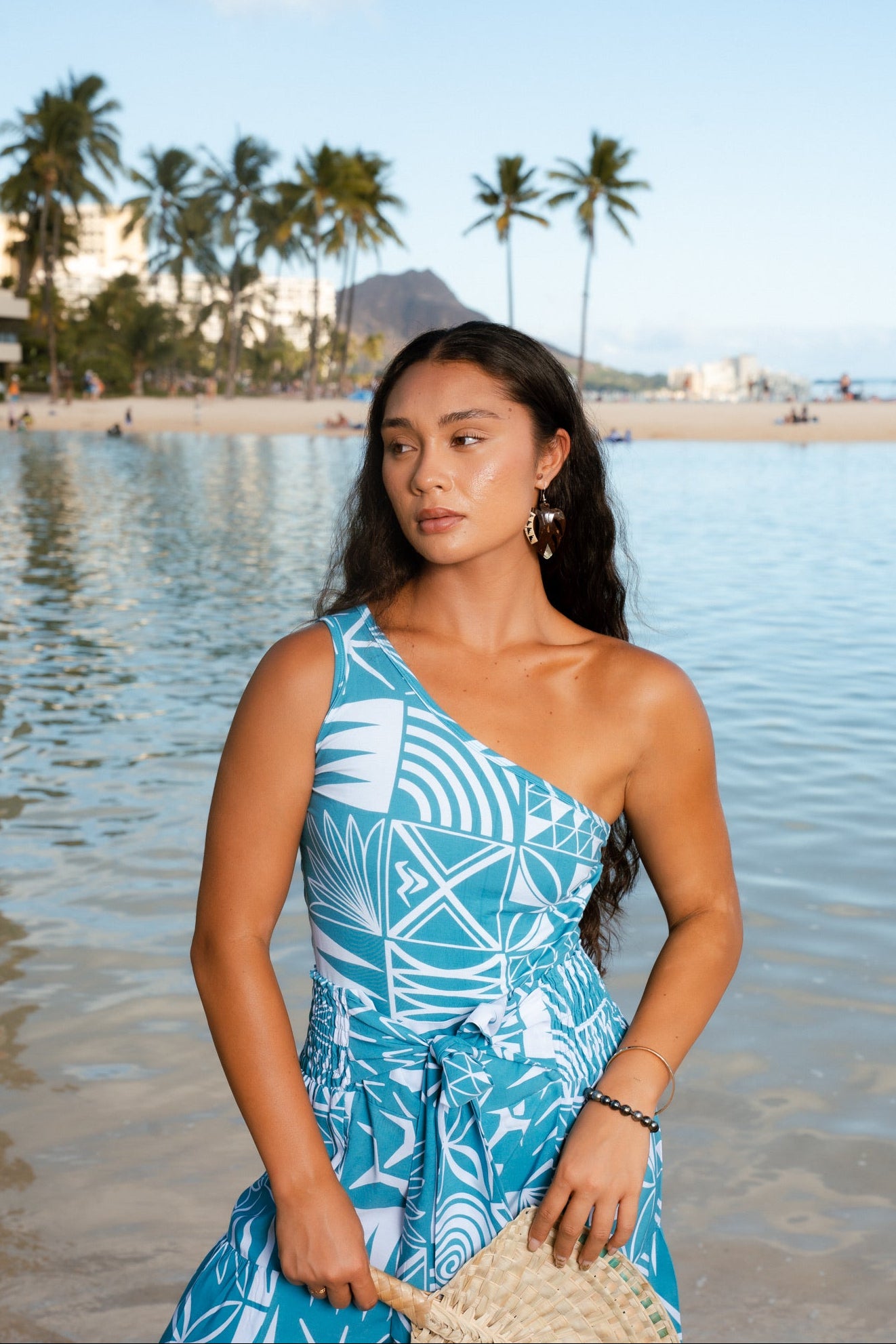 TAPA 3.0 ONE SHOULDER CROP TOP