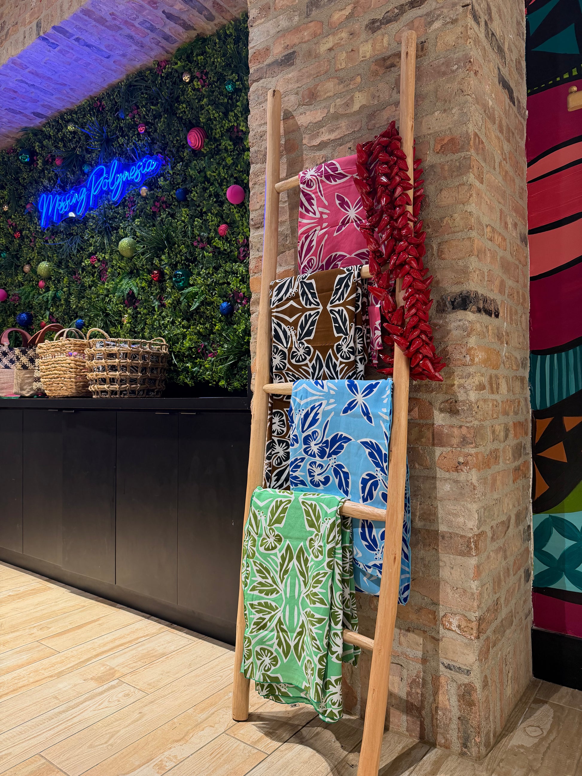 RETRO HIBISCUS PAREO