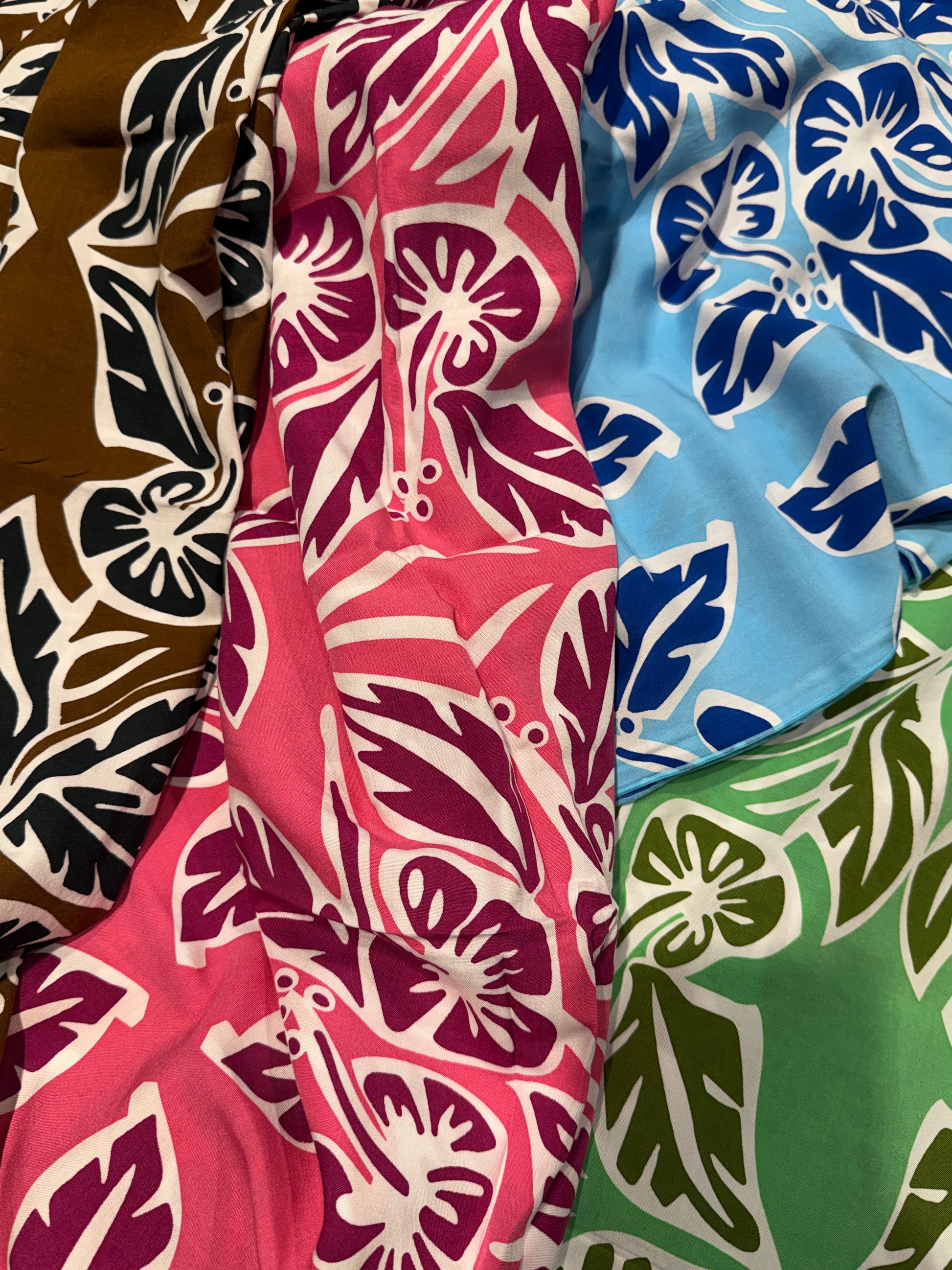 RETRO HIBISCUS PAREO