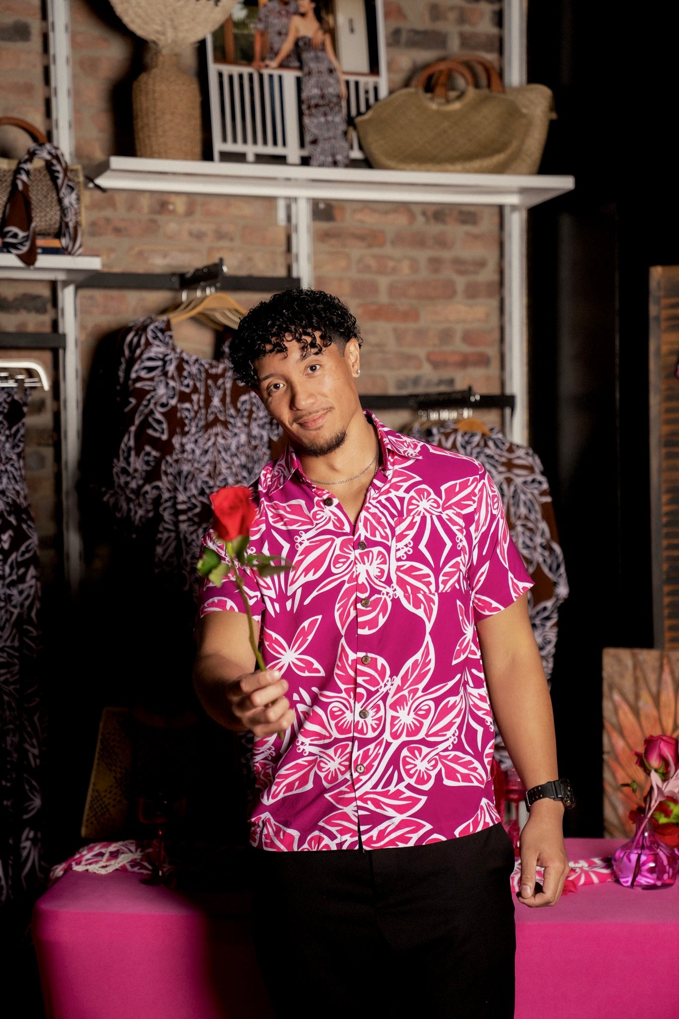 RETRO HIBISCUS ALOHA SHIRT