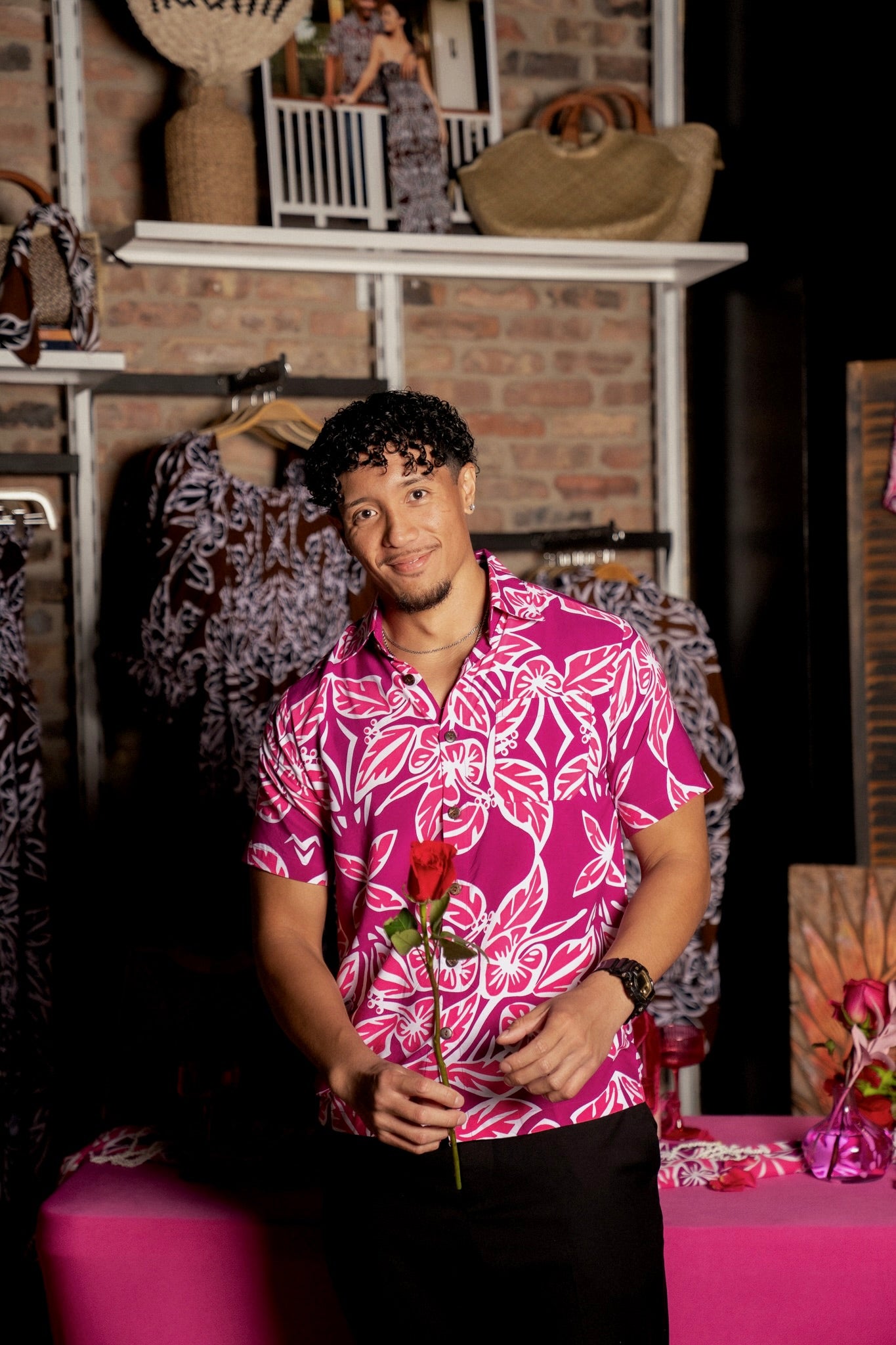 RETRO HIBISCUS ALOHA SHIRT