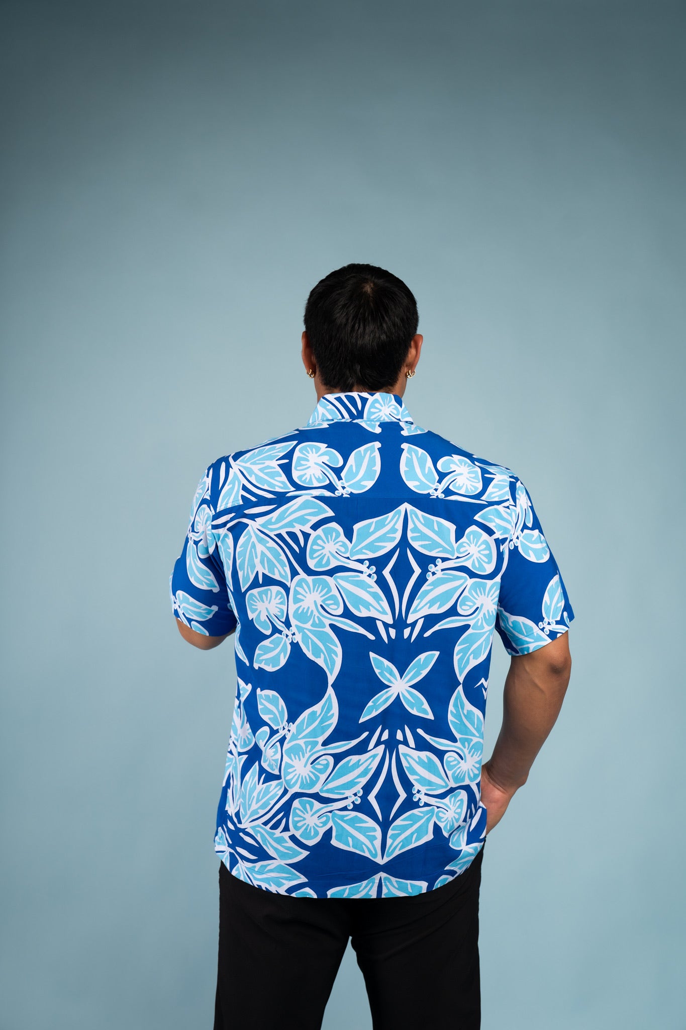 RETRO HIBISCUS ALOHA SHIRT