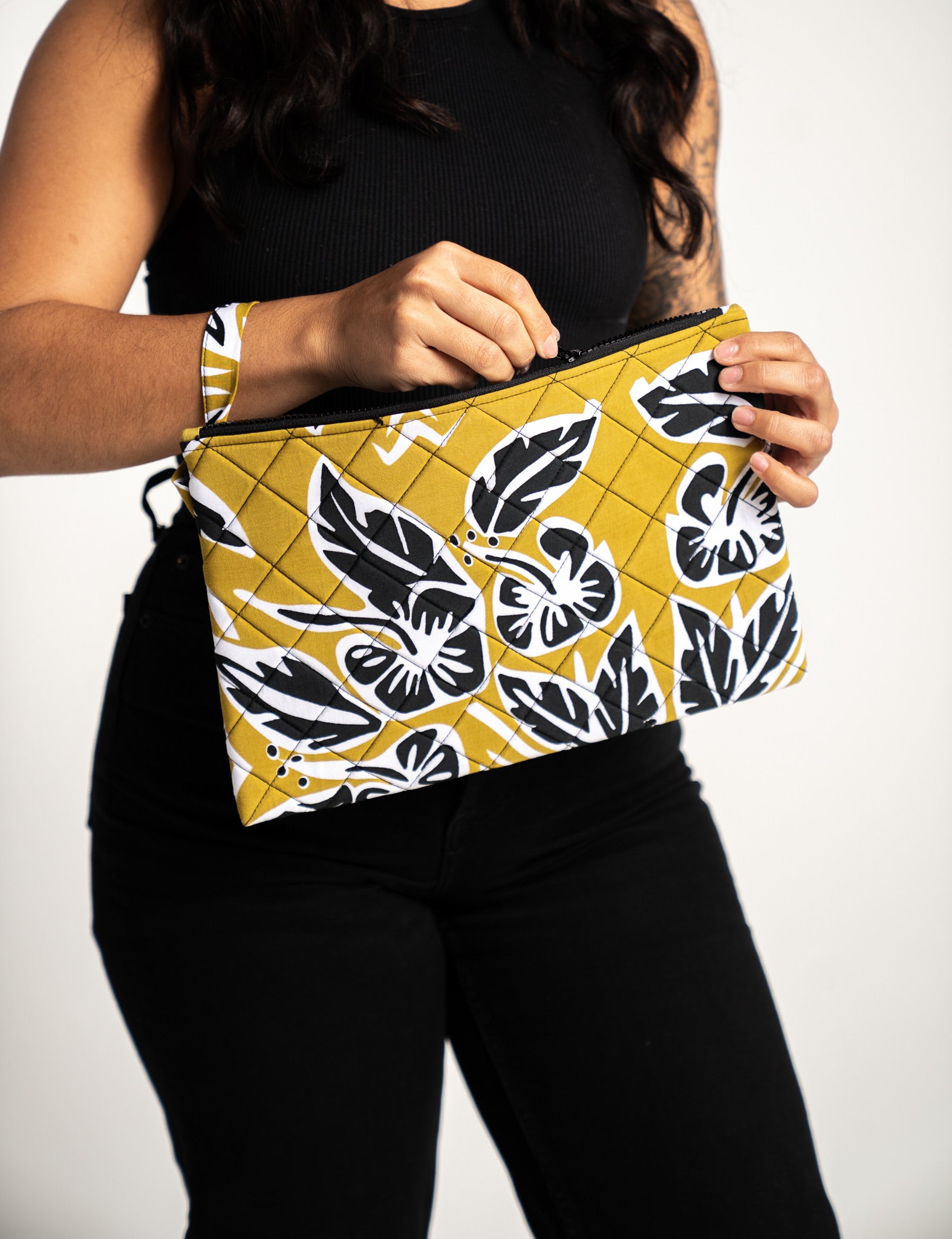 RETRO HIBISCUS CLUTCH PURSE (L)